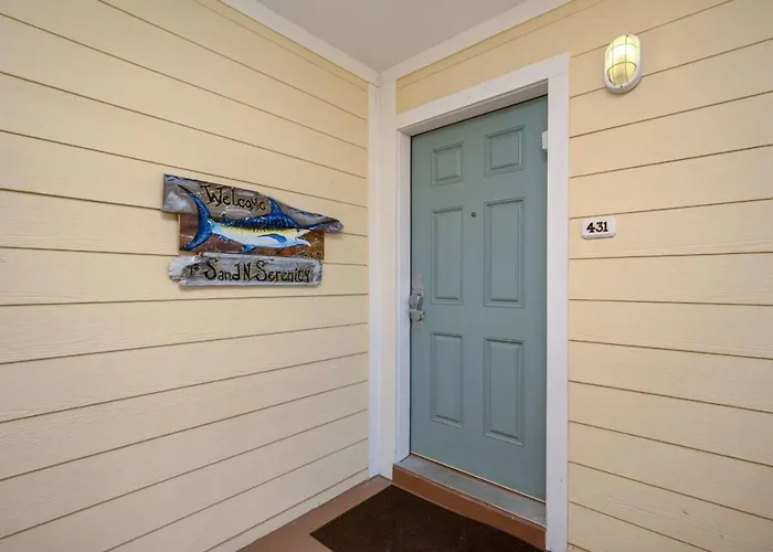 200 Yds To Private Gated Beach Access- 3Br-2Ba- Quiet Location In The Heart Of Destin!